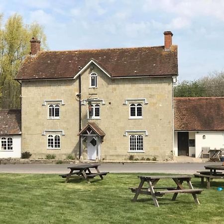 Bed and Breakfast The Benett Arms Shaftesbury Exterior foto