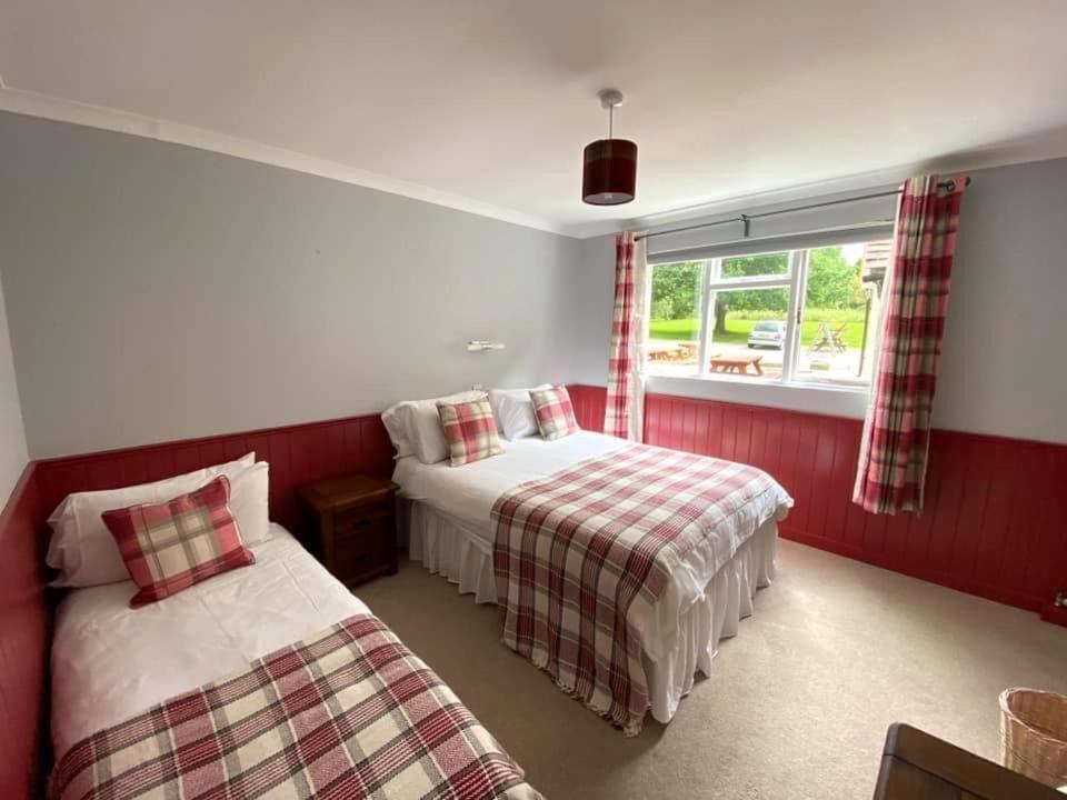 Bed and Breakfast The Benett Arms Shaftesbury Exterior foto